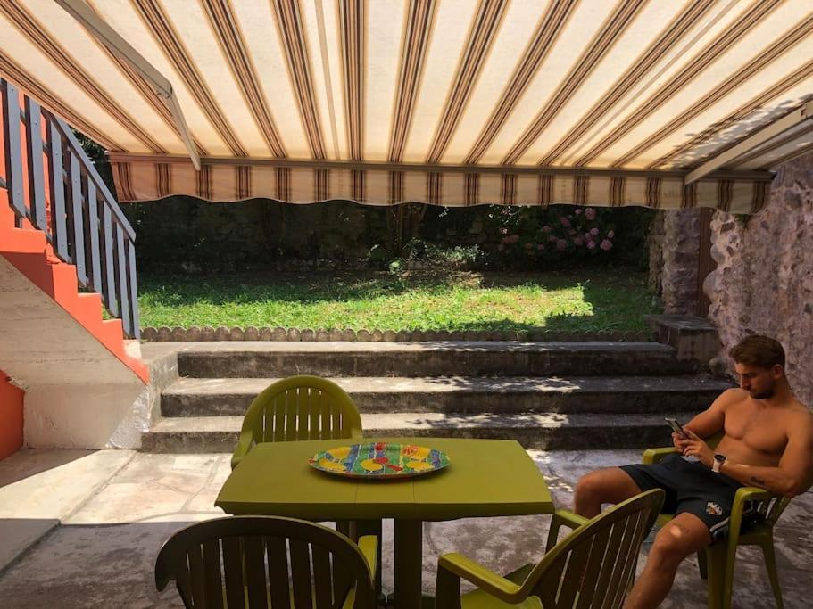 Joli Appartement Avec Terrasse Et Jardin - Vue Sur Montagne Bagneres-de-Bigorre Luaran gambar