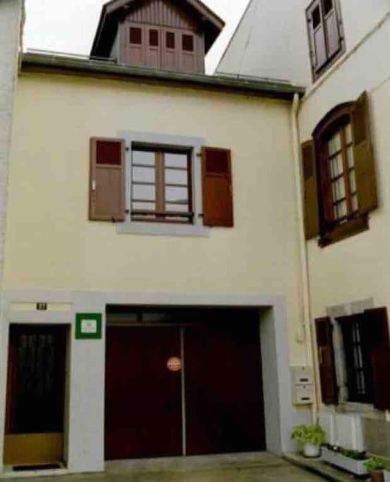Joli Appartement Avec Terrasse Et Jardin - Vue Sur Montagne Bagneres-de-Bigorre Luaran gambar