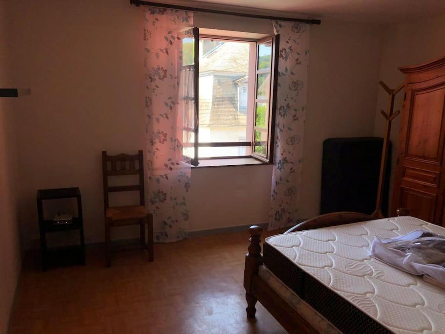 Joli Appartement Avec Terrasse Et Jardin - Vue Sur Montagne Bagneres-de-Bigorre Luaran gambar